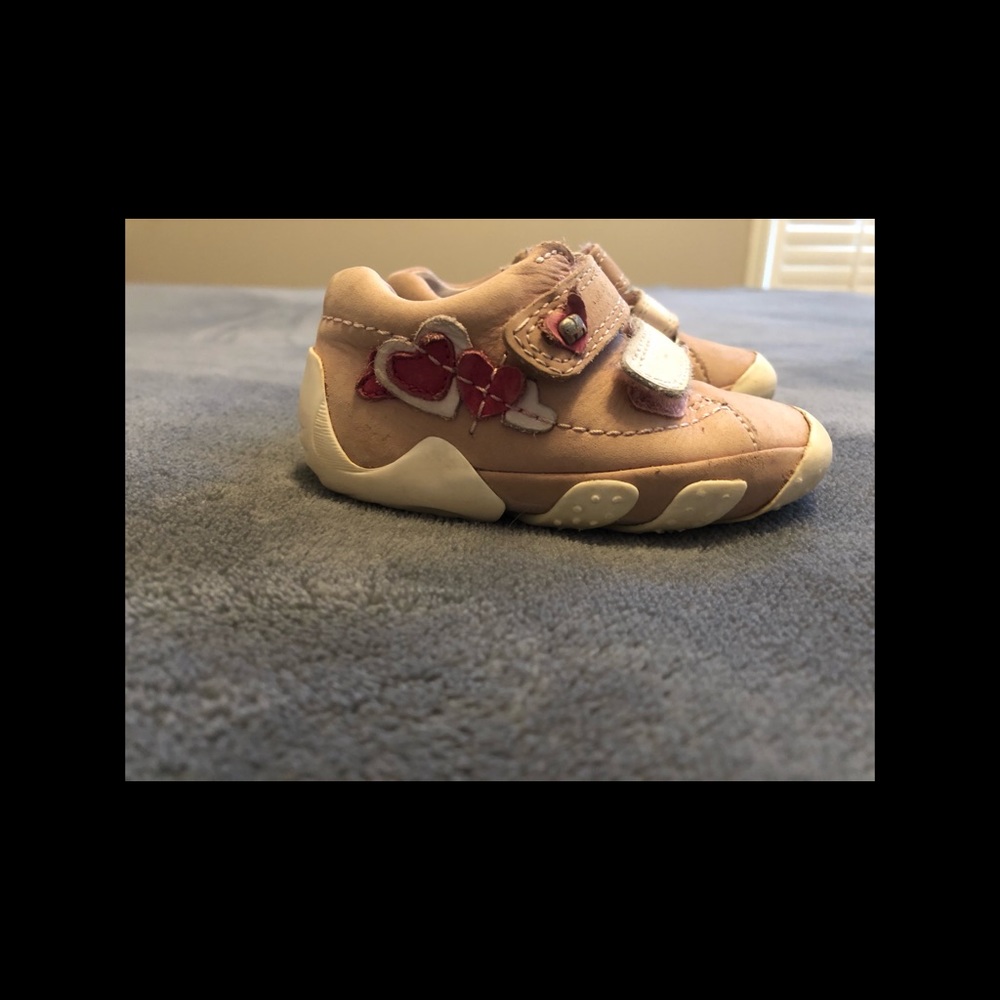 Toddler shoes size 4